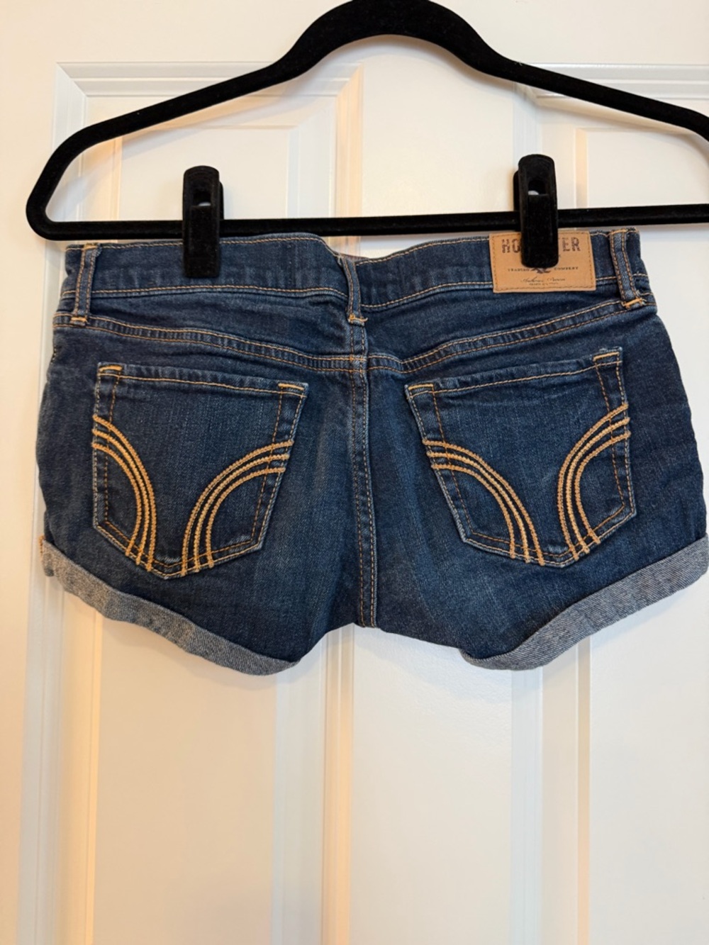 Hollister Dark Blue Denim Roll-Cuff Jean Shorts Size 0 / Waist 24